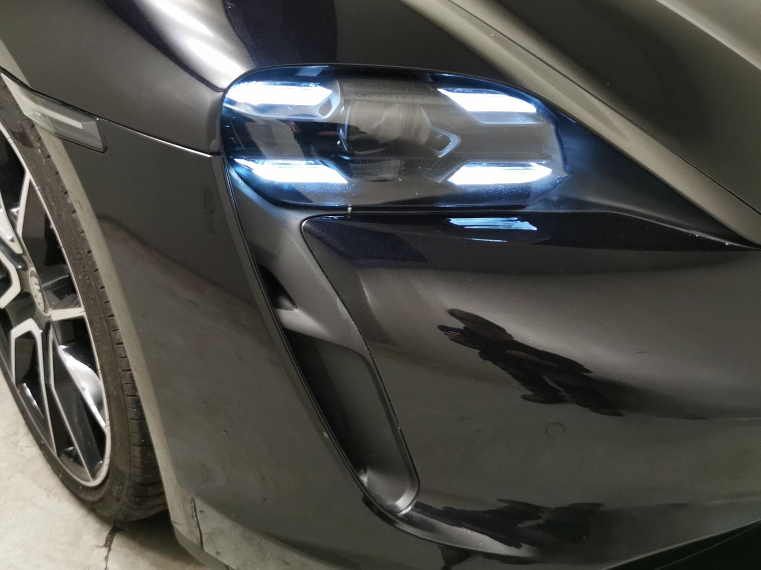 Used Porsche Taycan 2023 for sale - 76664729: Photo 37