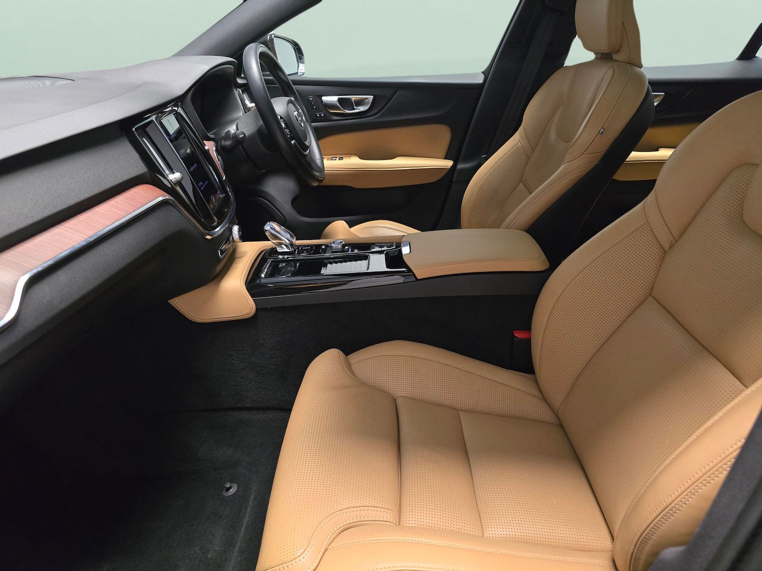 Used Volvo V60 2021 for sale - 76081355: Photo 4