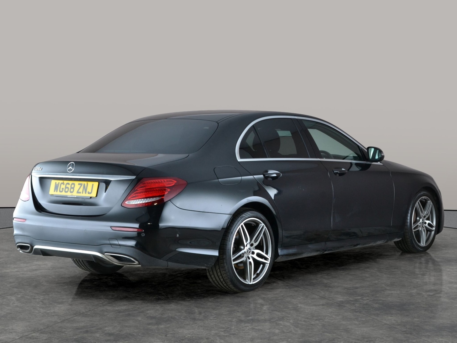 Used Mercedes-Benz E Class 2018 for sale - 77269737: Photo 11