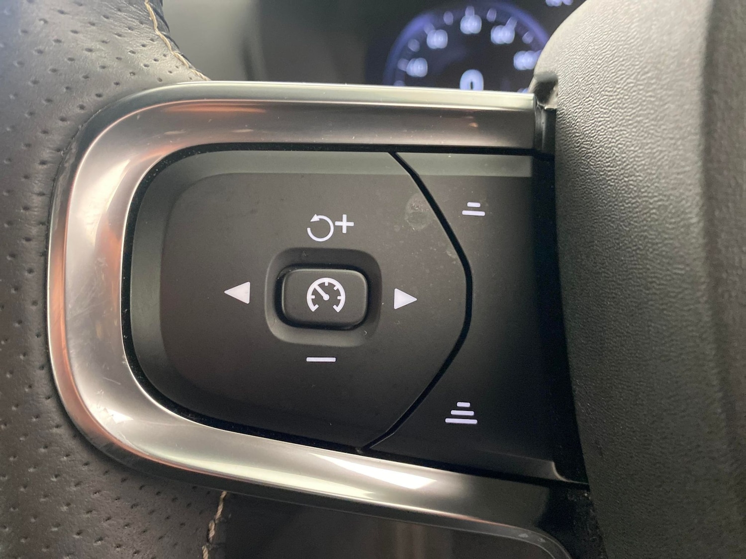 Used Volvo XC40 2021 for sale - 76722590: Photo 16