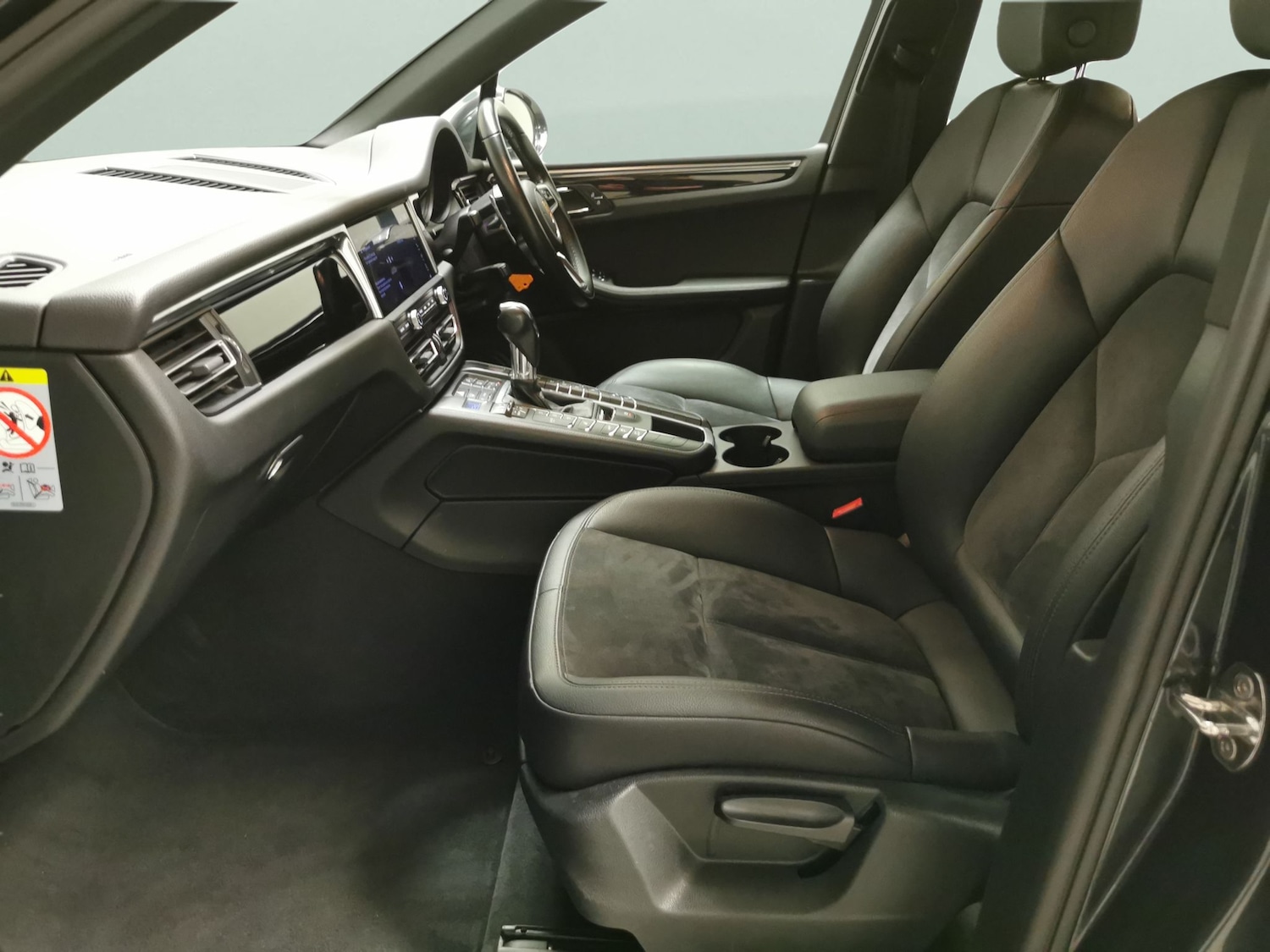 Used Porsche Macan 2021 for sale - 77815014: Photo 4