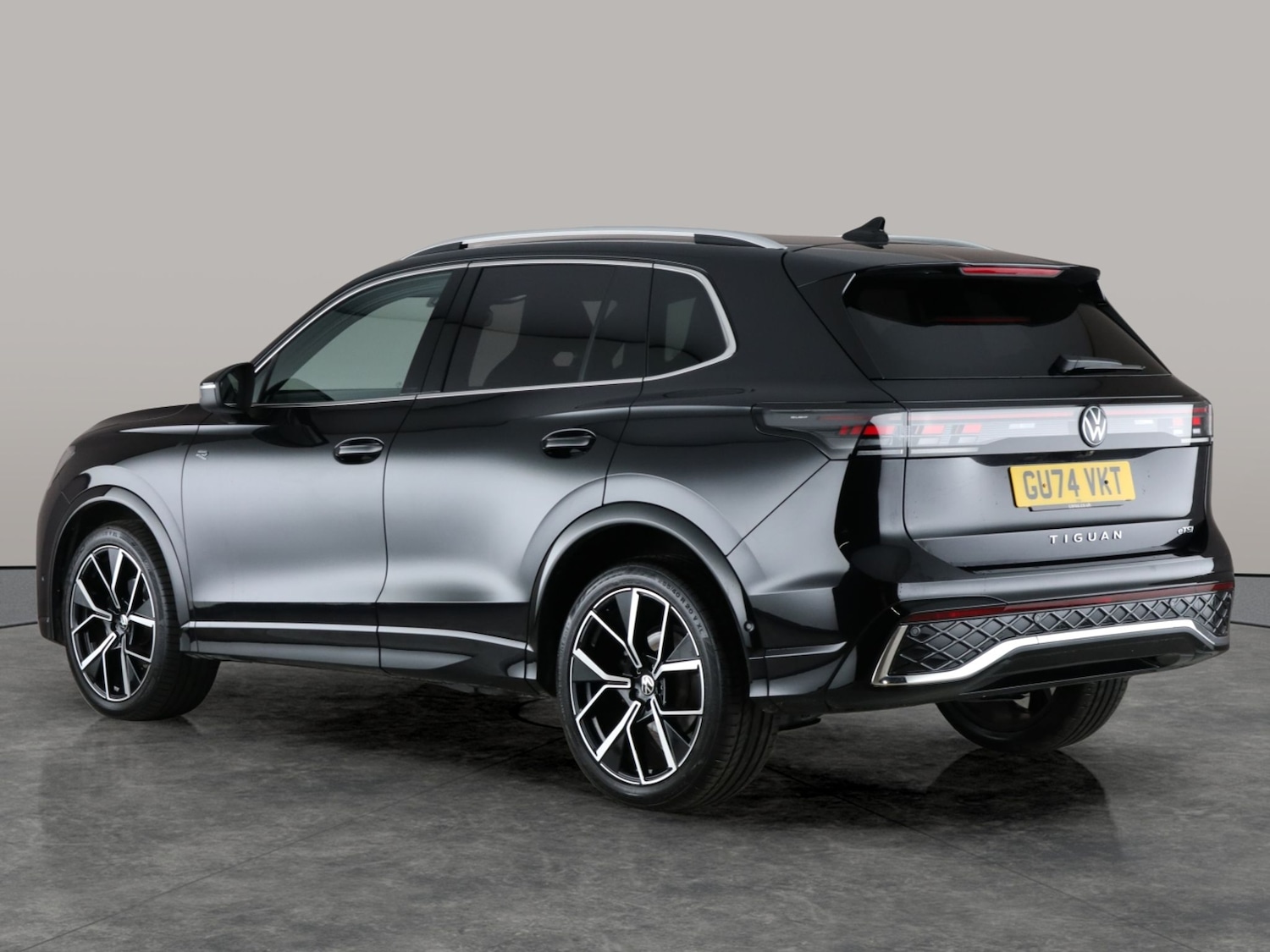 Used Volkswagen Tiguan 2024 for sale - 77020016: Photo 12