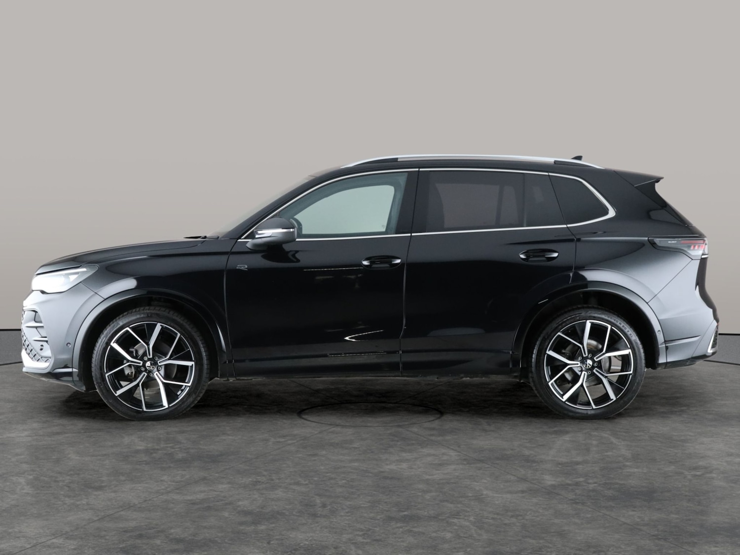 Used Volkswagen Tiguan 2024 for sale - 77020016: Photo 13