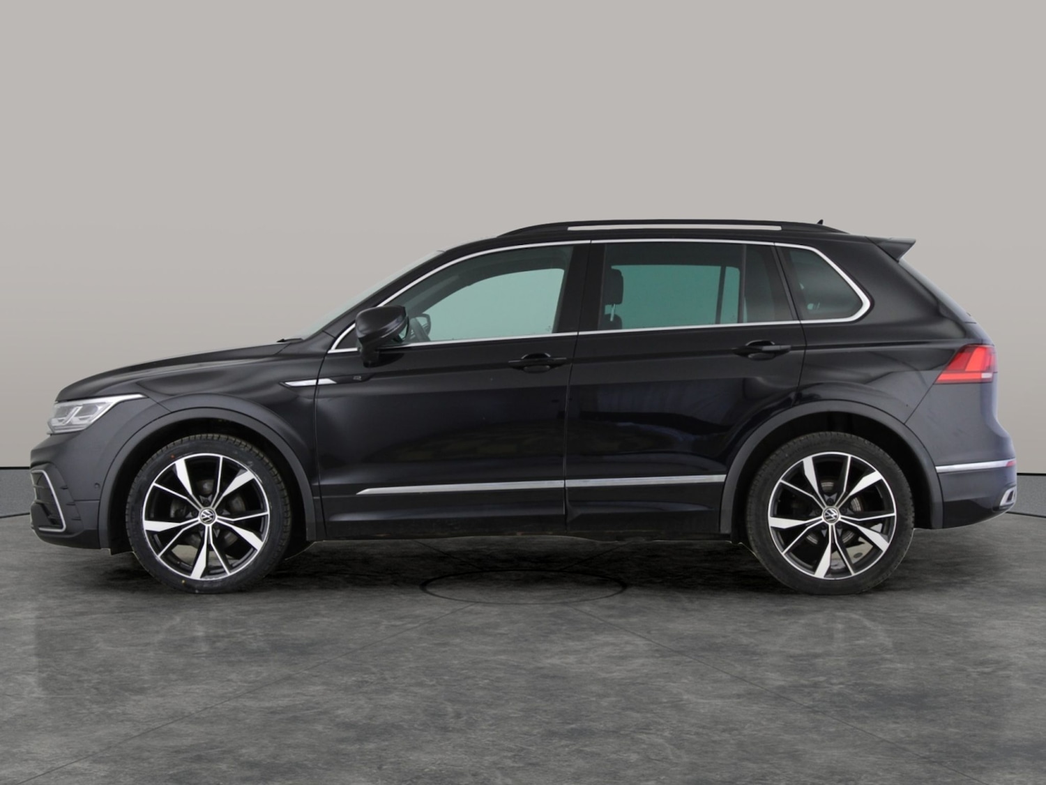 Used Volkswagen Tiguan 2023 for sale - 77873074: Photo 11