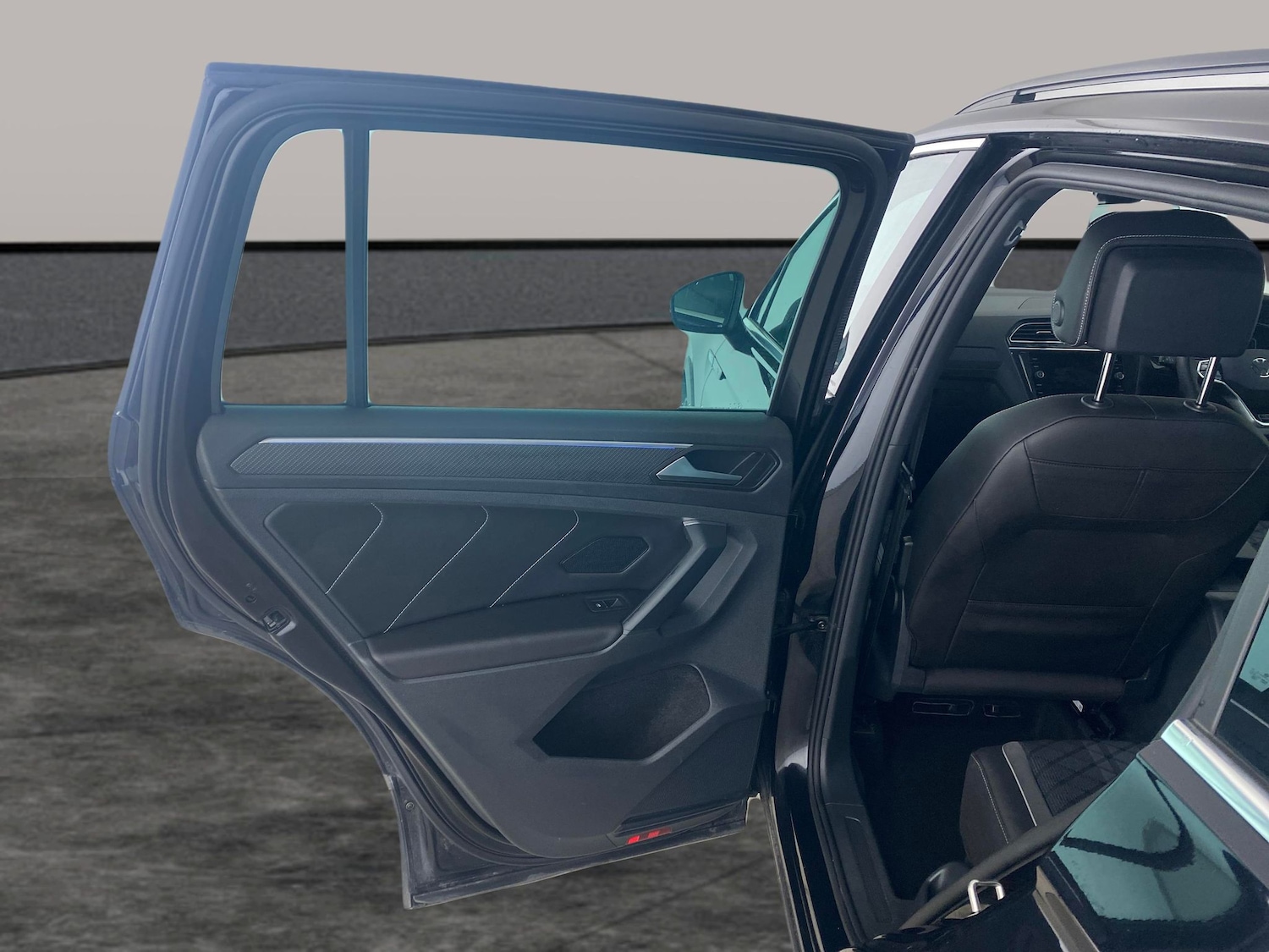 Used Volkswagen Tiguan 2023 for sale - 77873074: Photo 19