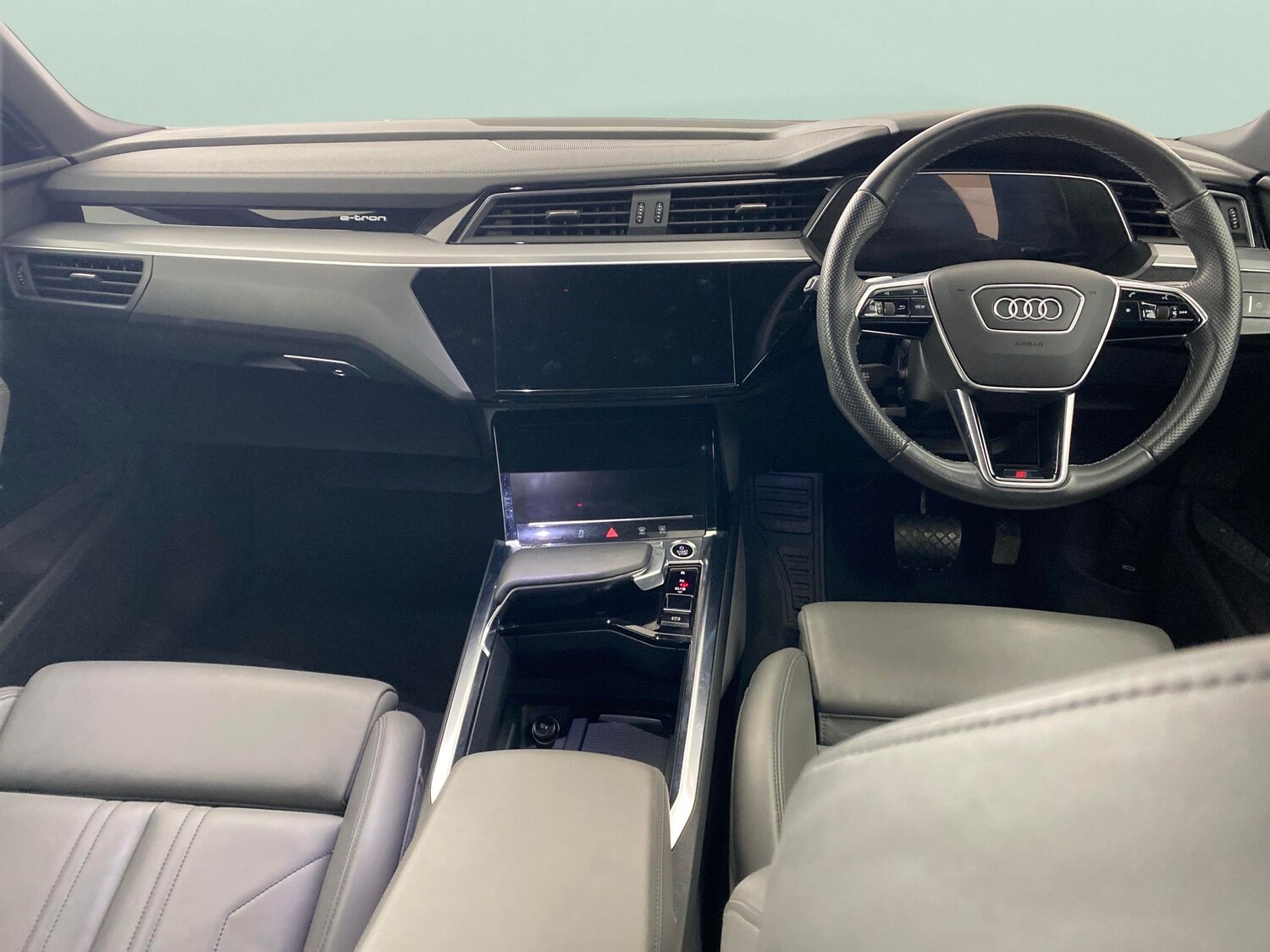 Used Audi e-tron 2021 for sale - 77984660: Photo 4