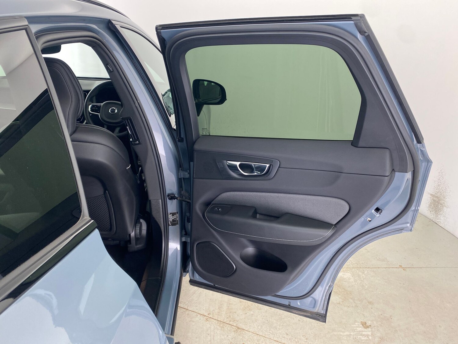 Used Volvo XC60 2021 for sale - 78025481: Photo 25