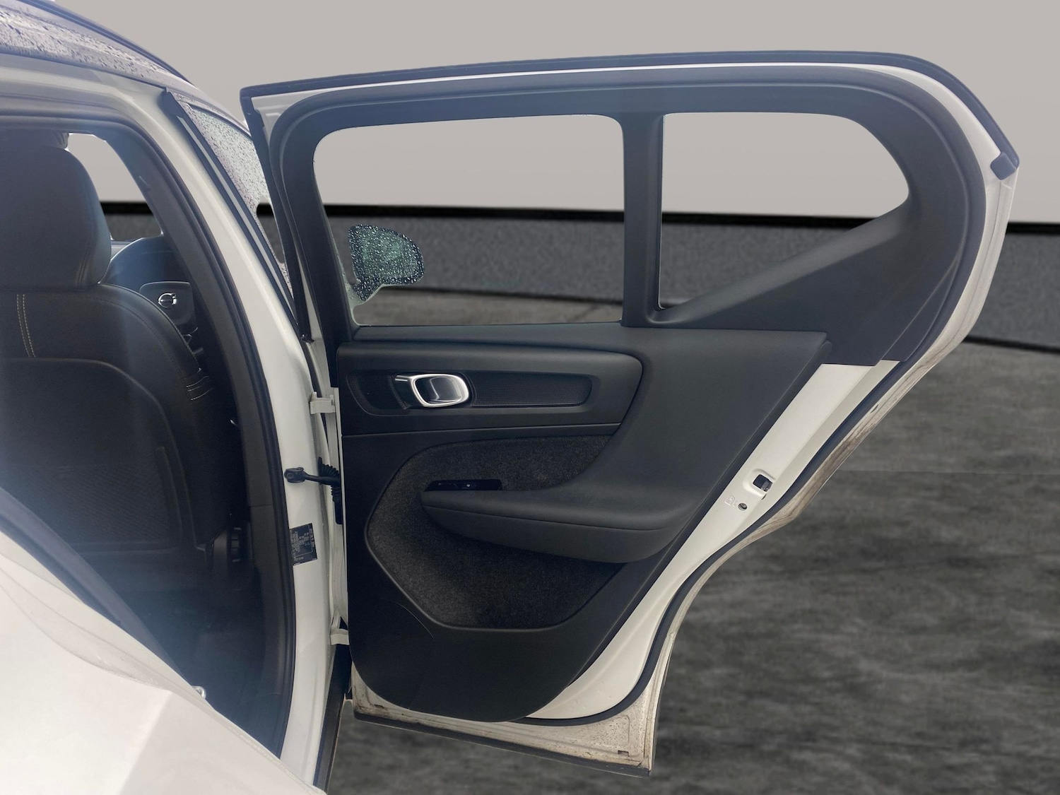 Used Volvo XC40 2021 for sale - 77248471: Photo 24