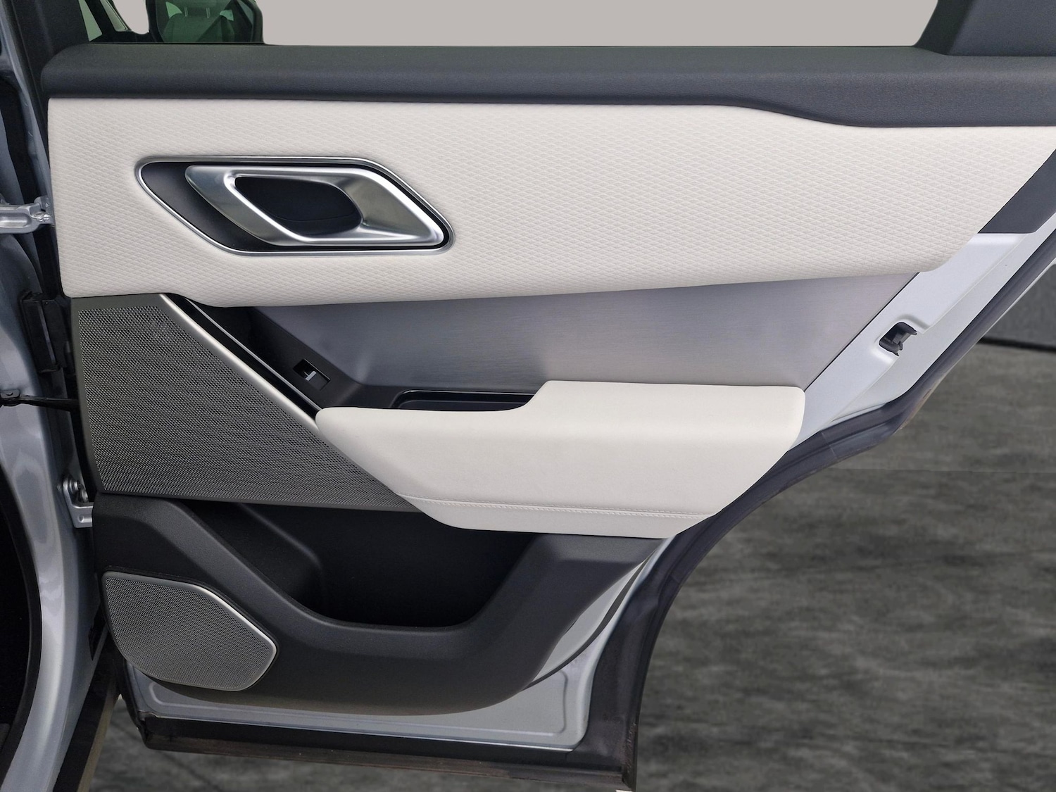 Used Land Rover Range Rover Velar 2023 for sale - 78144374: Photo 30