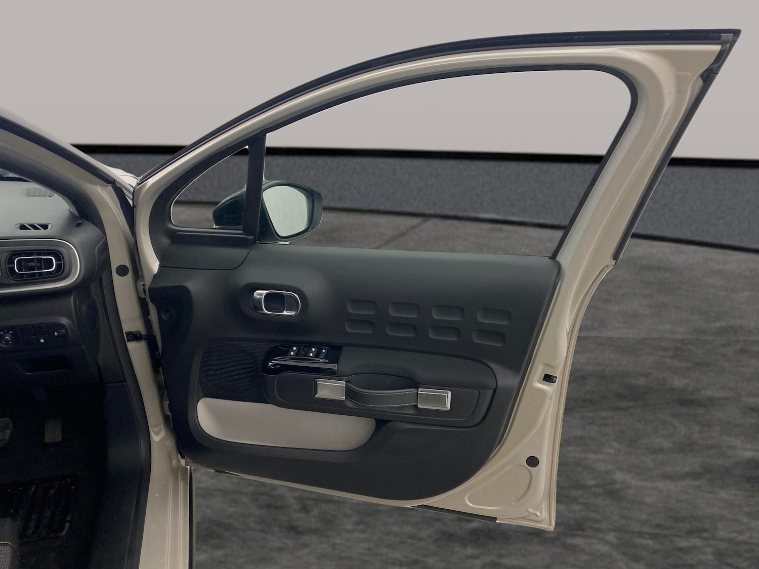 Used Citroen C3 2023 for sale - 77034112: Photo 23