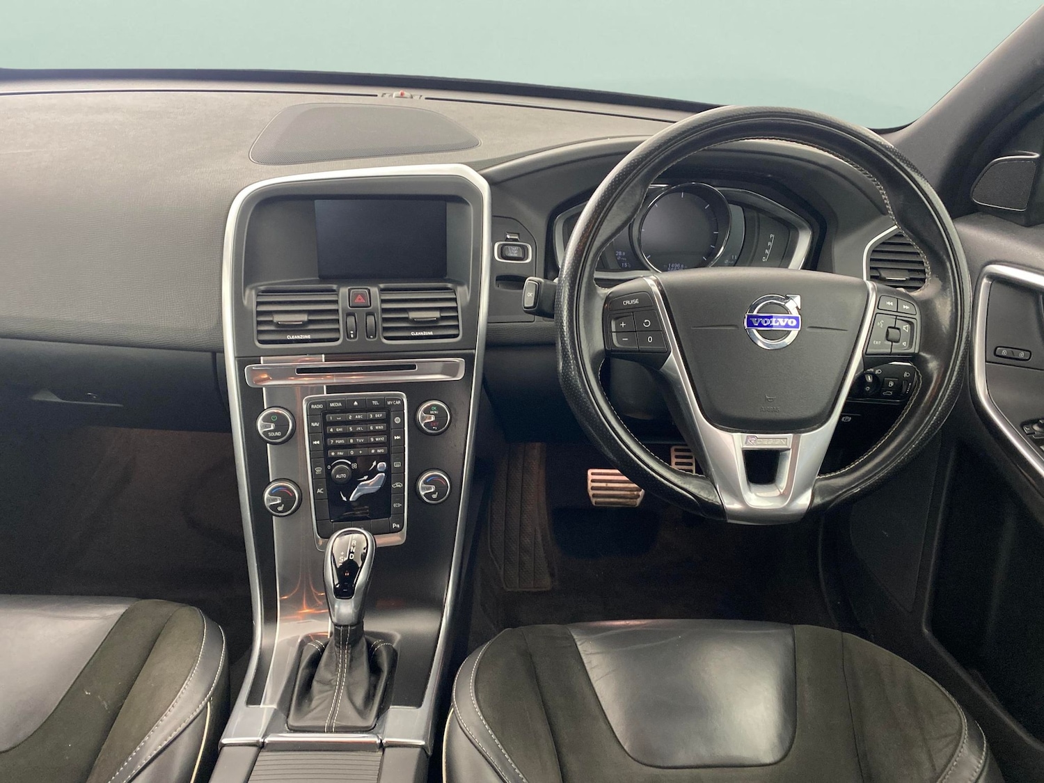 Used Volvo XC60 2017 for sale - 76098336: Photo 5