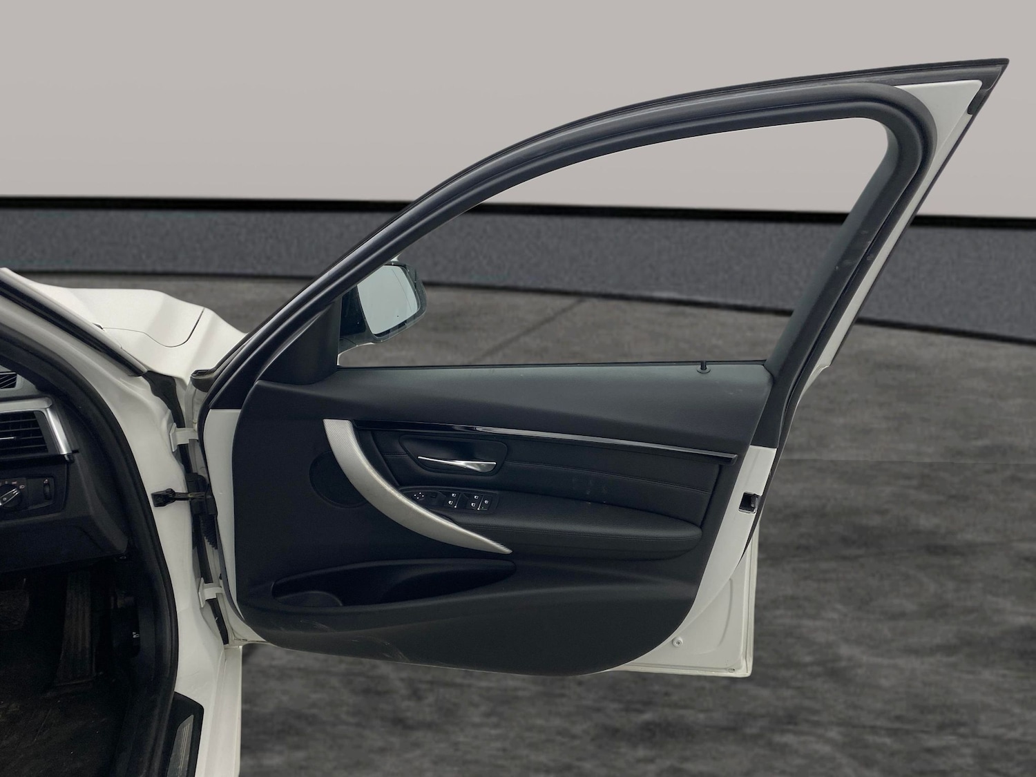 Used BMW 3 Series 2018 for sale - 76663553: Photo 27