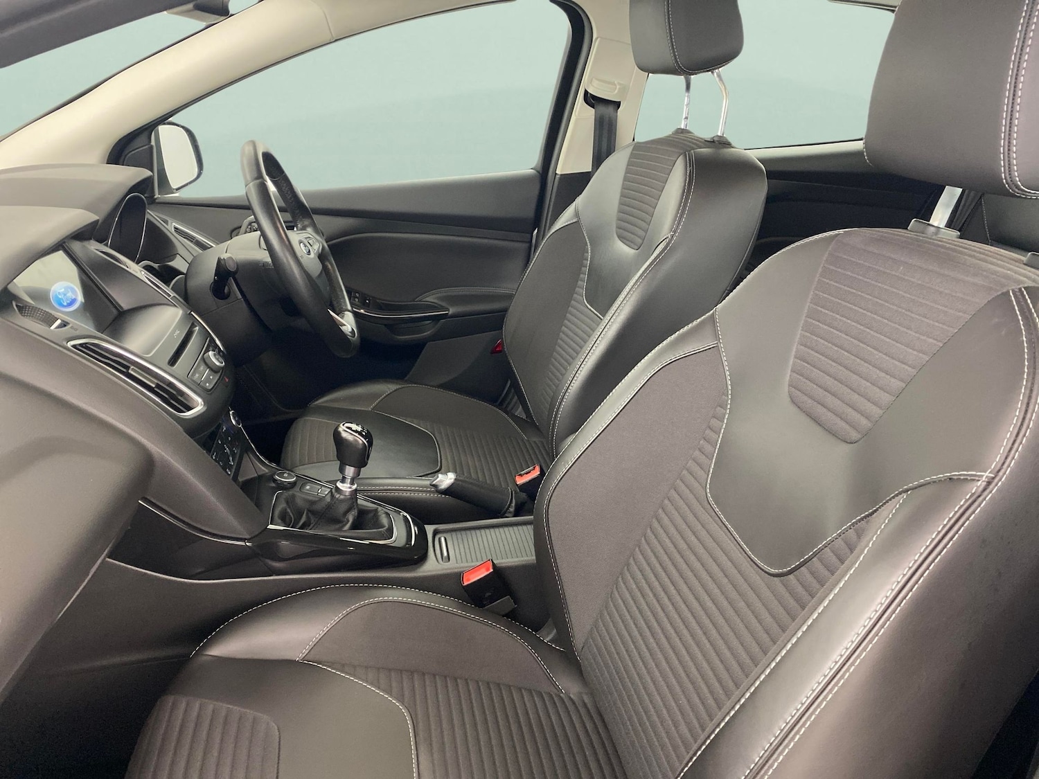 Used Ford Focus 2017 for sale - 76342417: Photo 4