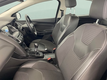 Used Ford Focus 2017 for sale - 76342417: Photo