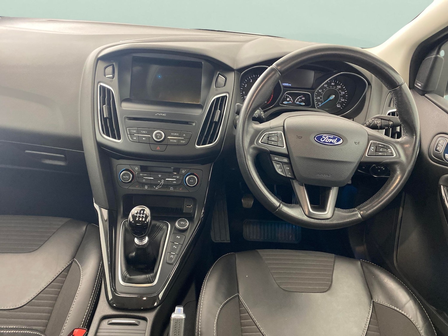 Used Ford Focus 2017 for sale - 76342417: Photo 9