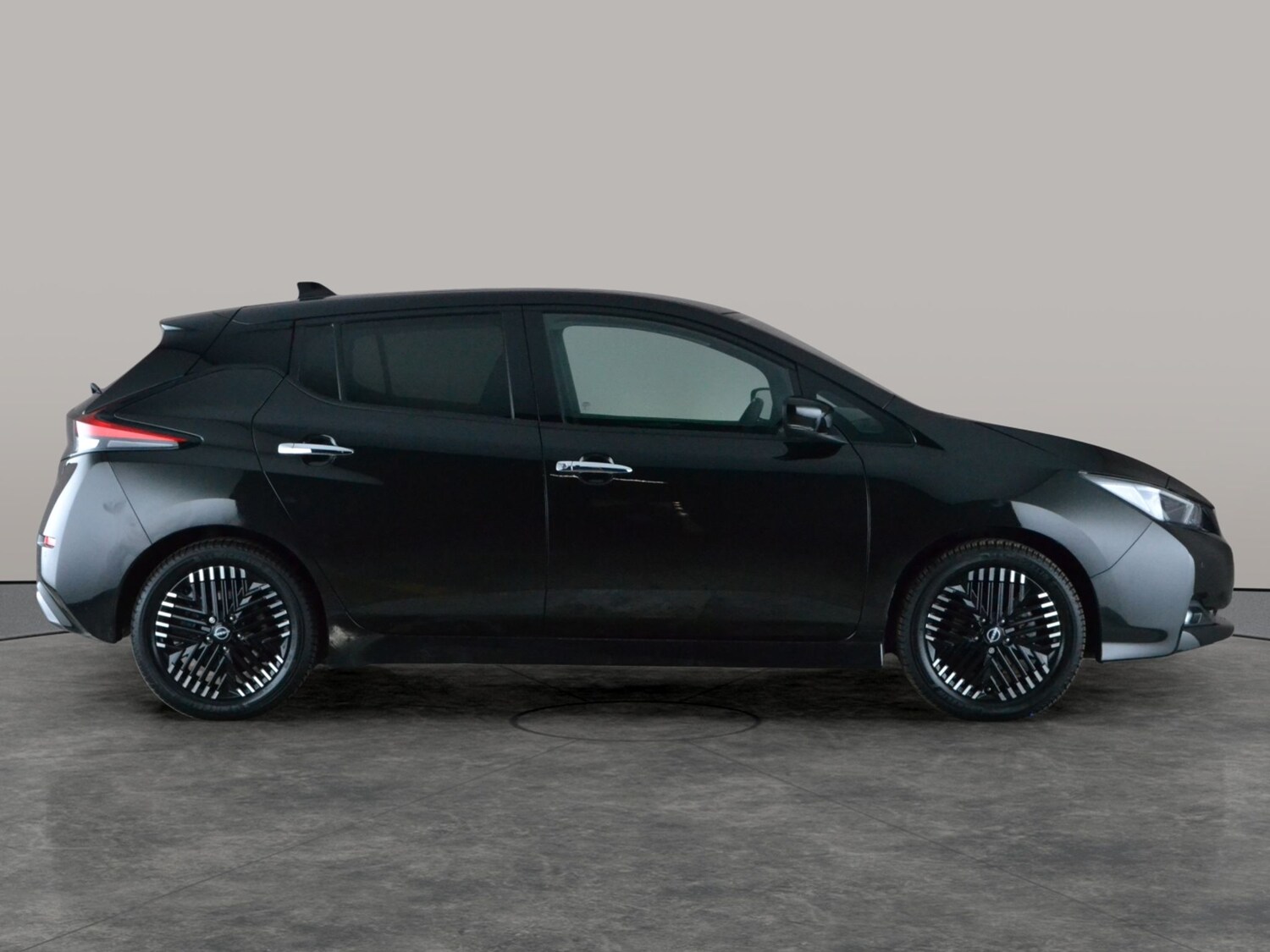 Used Nissan Leaf 2022 for sale - 78137440: Photo 9