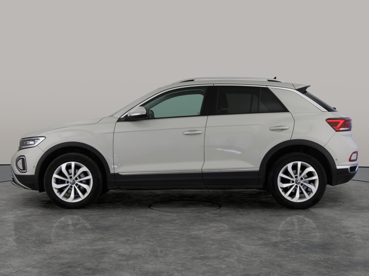Used Volkswagen T-Roc 2023 for sale - 78079265: Photo 13