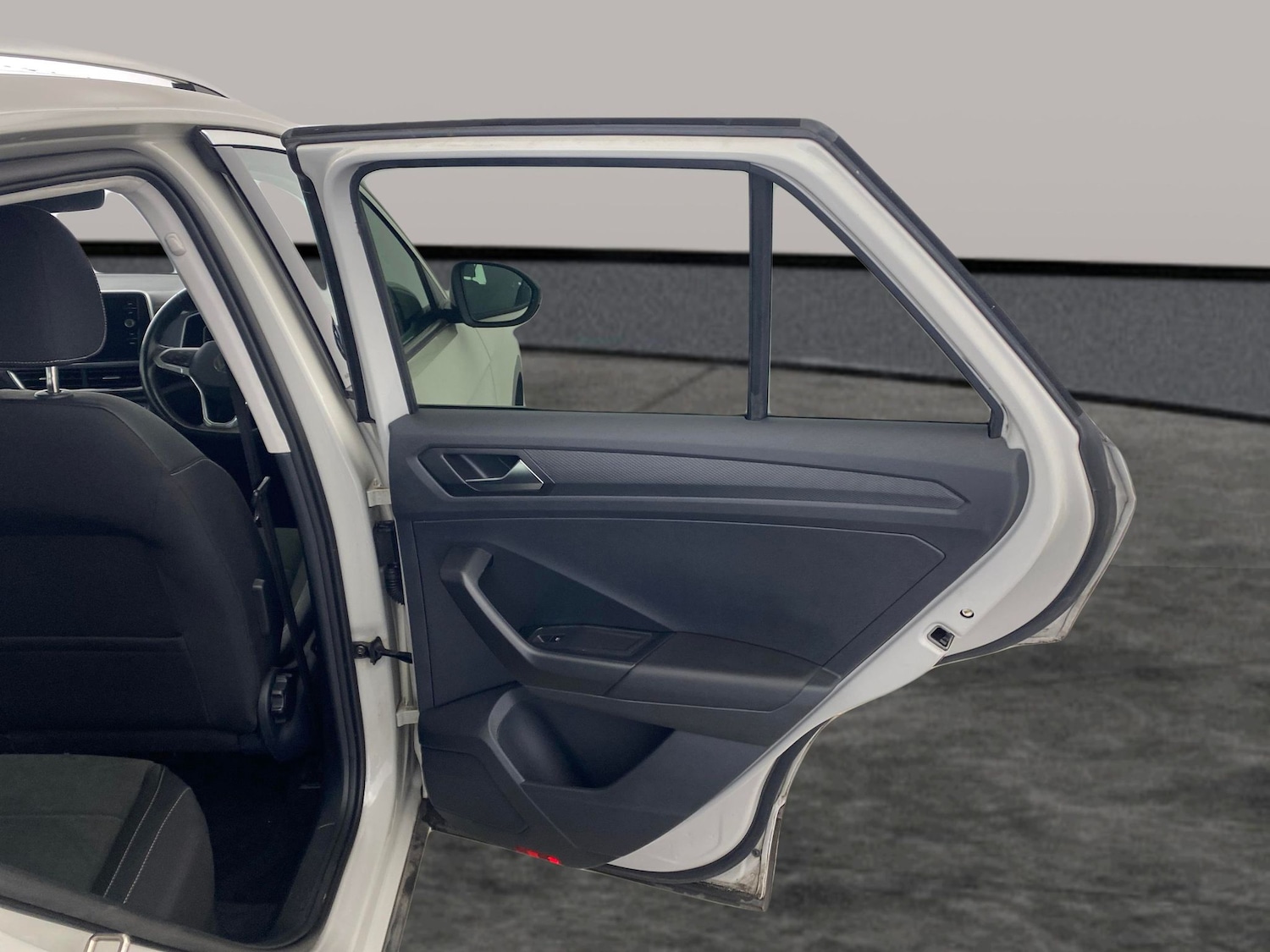 Used Volkswagen T-Roc 2023 for sale - 78079265: Photo 23