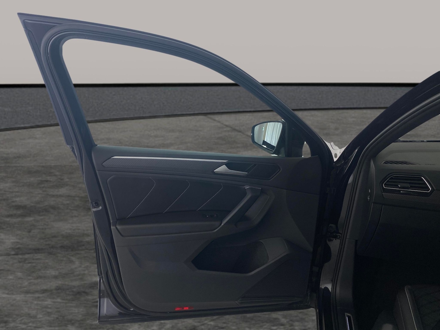 Used Volkswagen Tiguan 2023 for sale - 76638435: Photo 25