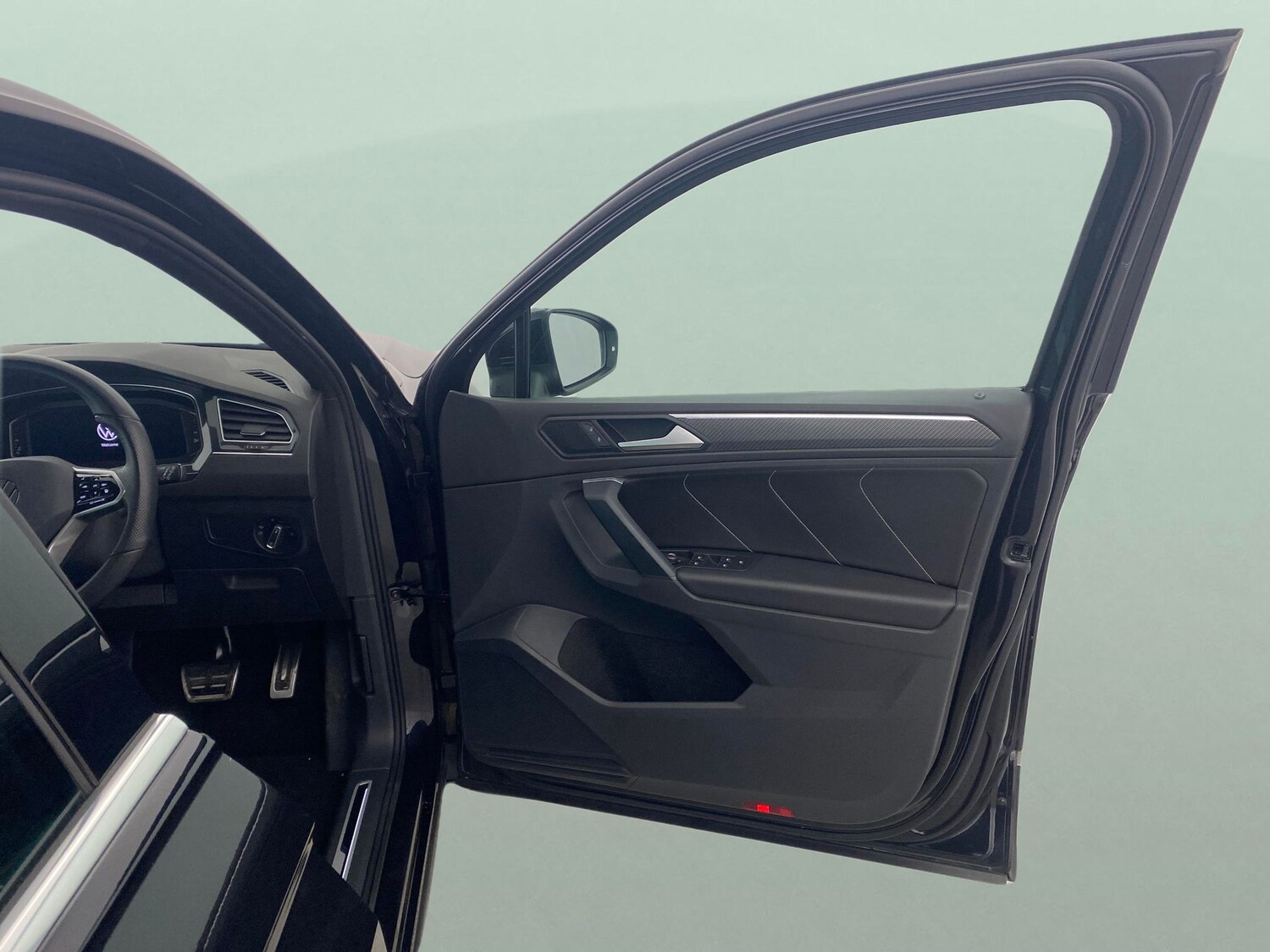 Used Volkswagen Tiguan 2023 for sale - 76638435: Photo 29