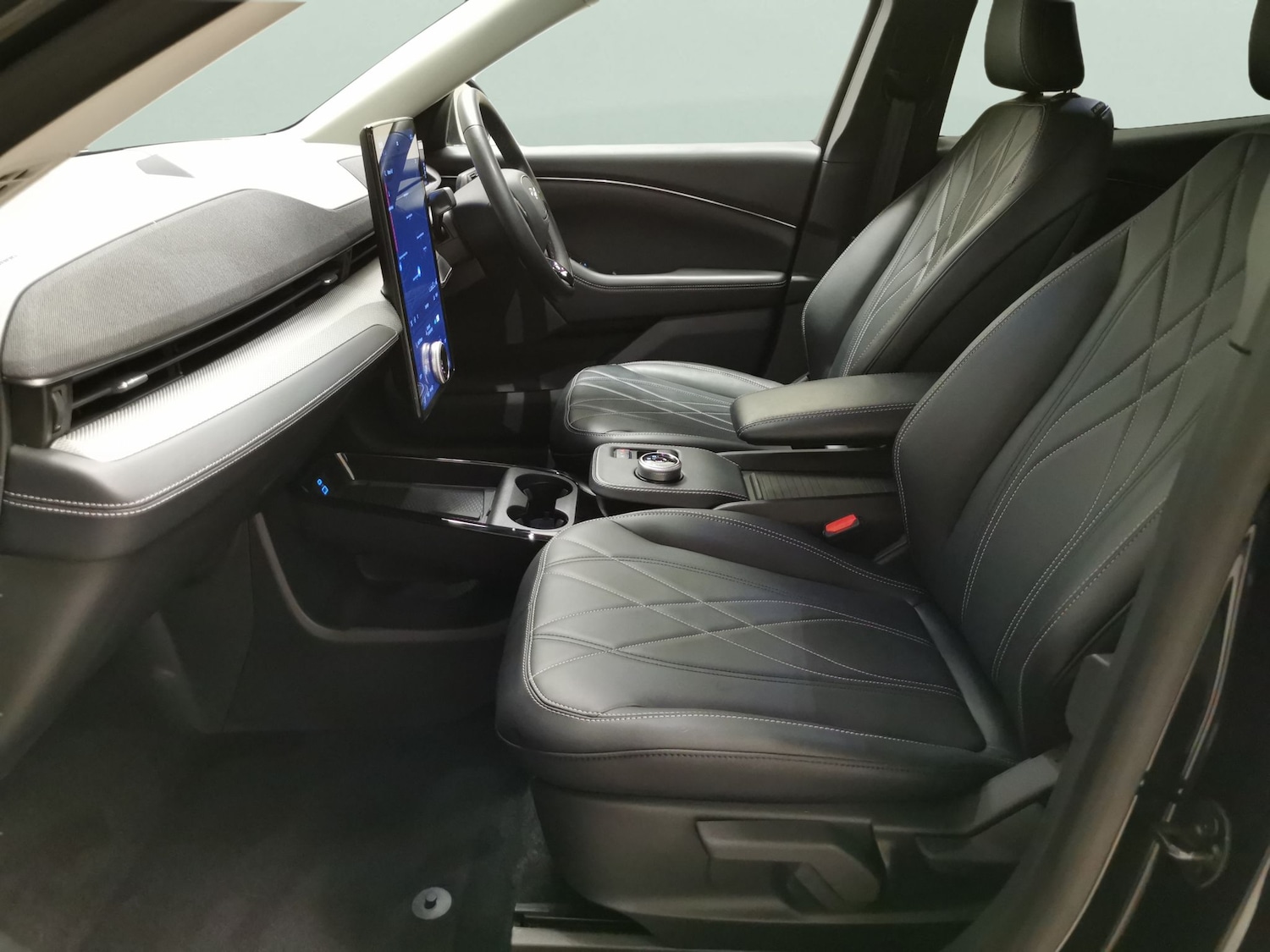 Used Ford Mustang Mach-E 2022 for sale - 76853812: Photo 4