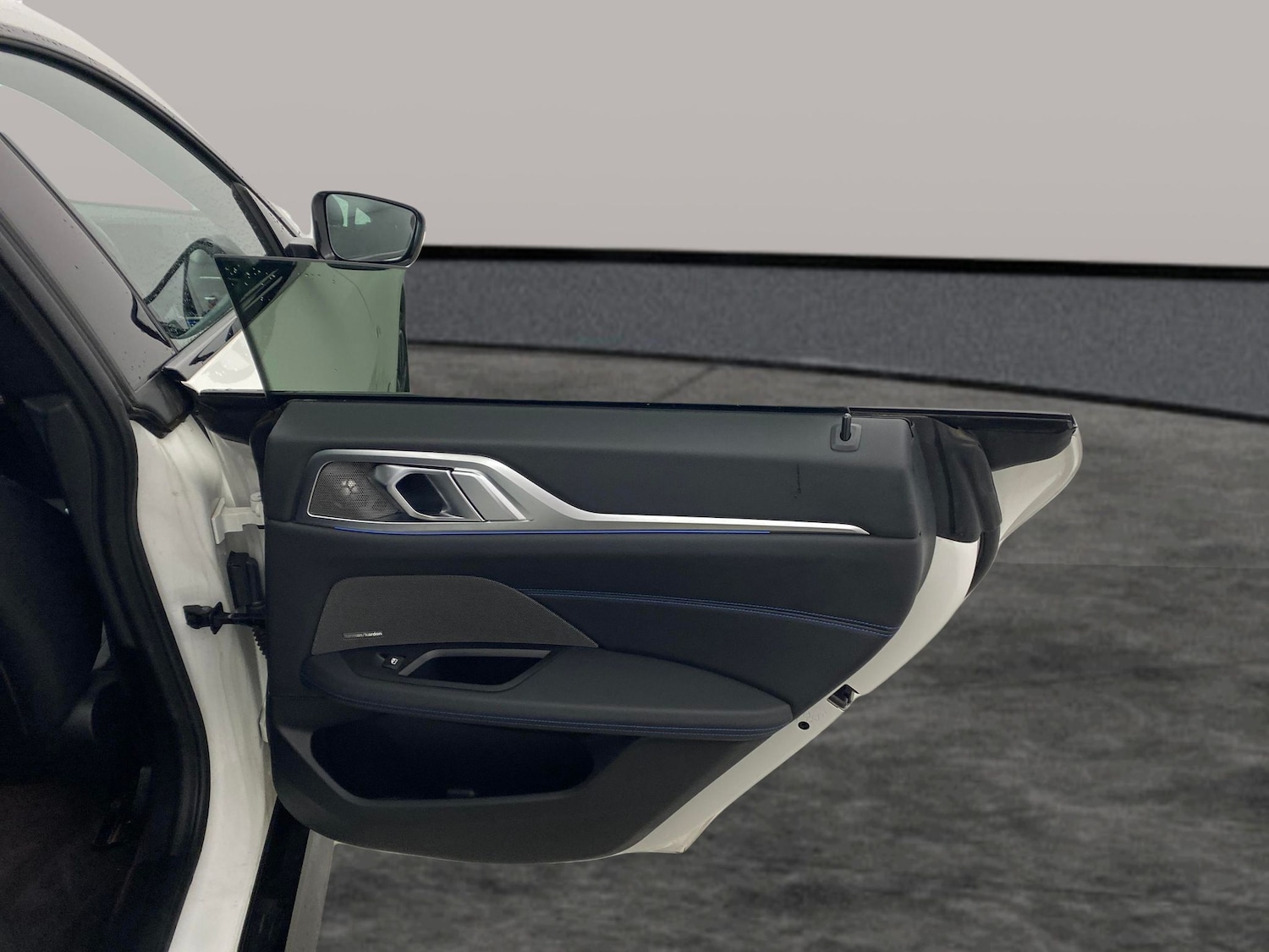 Used BMW i4 2022 for sale - 76722616: Photo 27