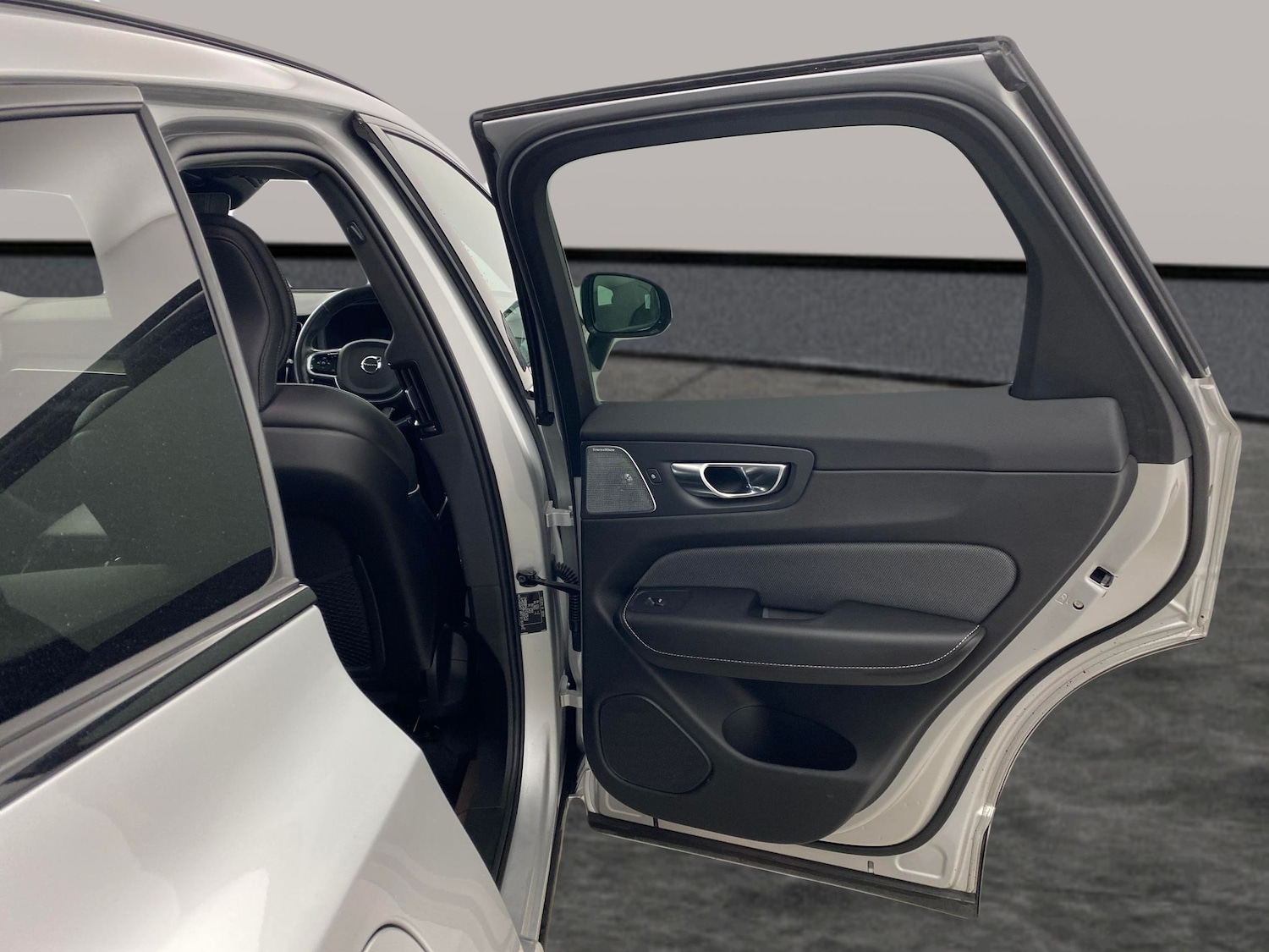 Used Volvo XC60 2021 for sale - 76796903: Photo 29