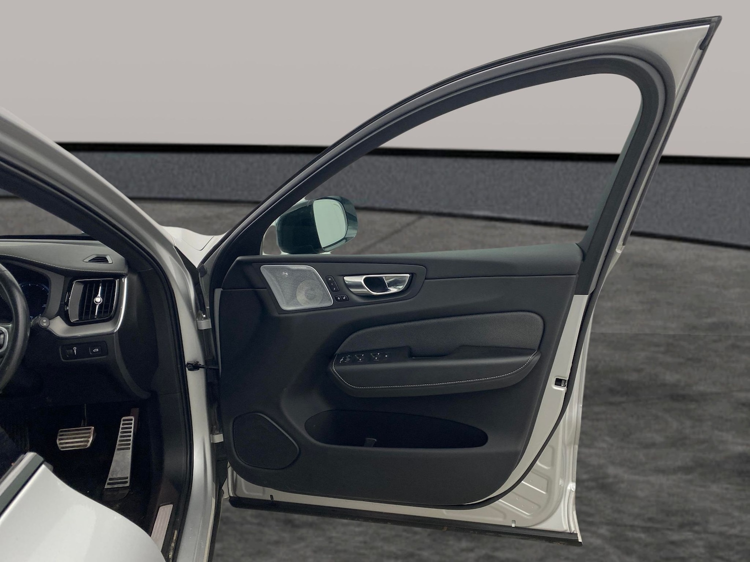 Used Volvo XC60 2021 for sale - 76796903: Photo 30