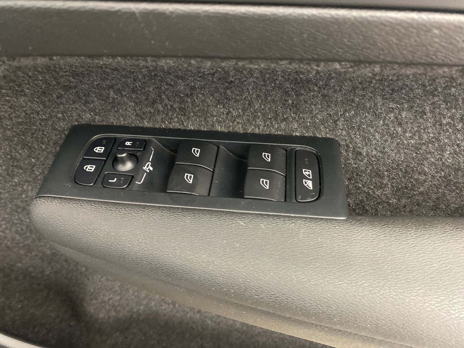 Used Volvo XC40 2024 for sale - 77730621: Photo 14