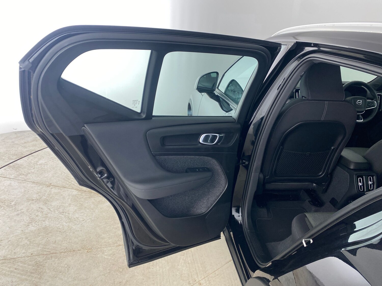 Used Volvo XC40 2024 for sale - 77730621: Photo 23