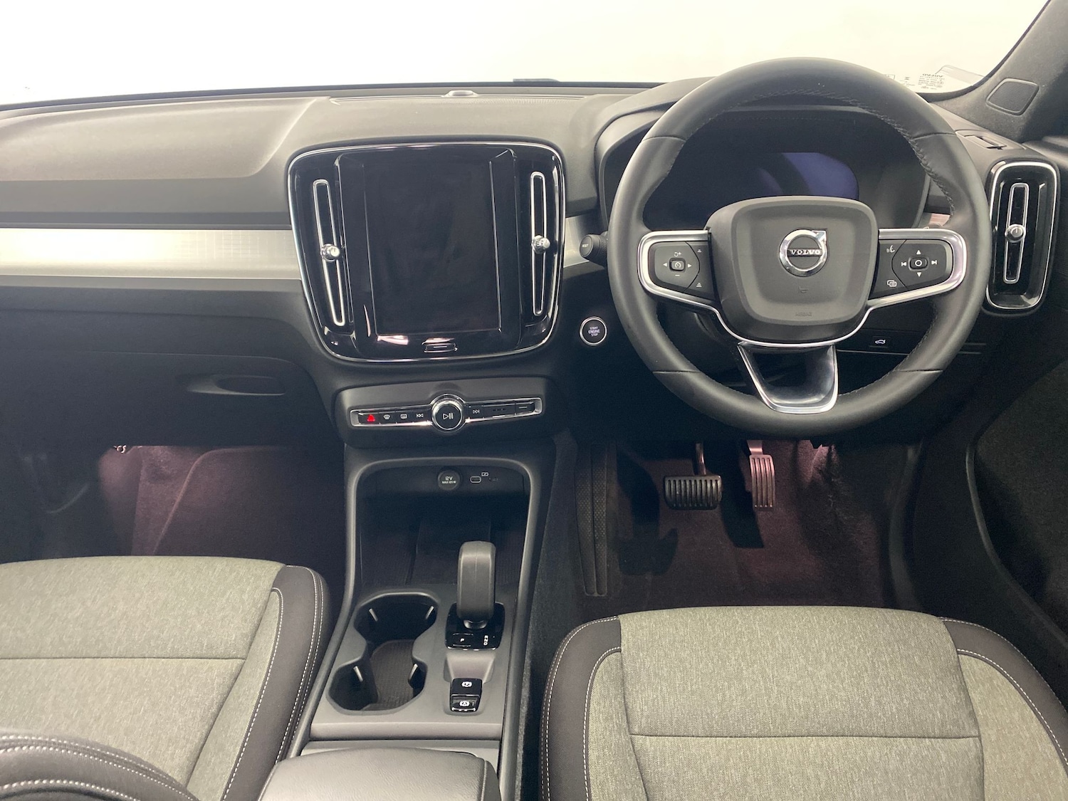 Used Volvo XC40 2024 for sale - 77730621: Photo 4