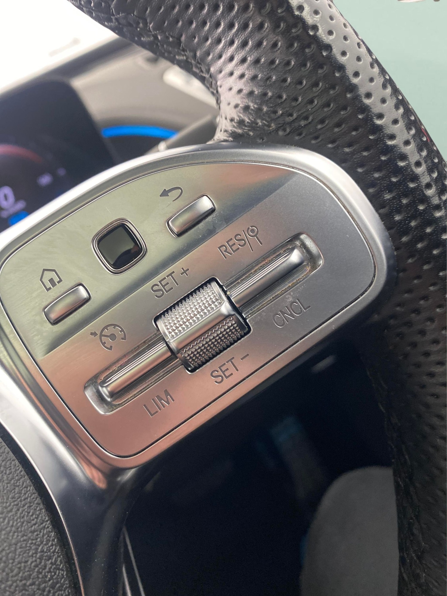 Used Mercedes-Benz EQC 2023 for sale - 76128706: Photo 26