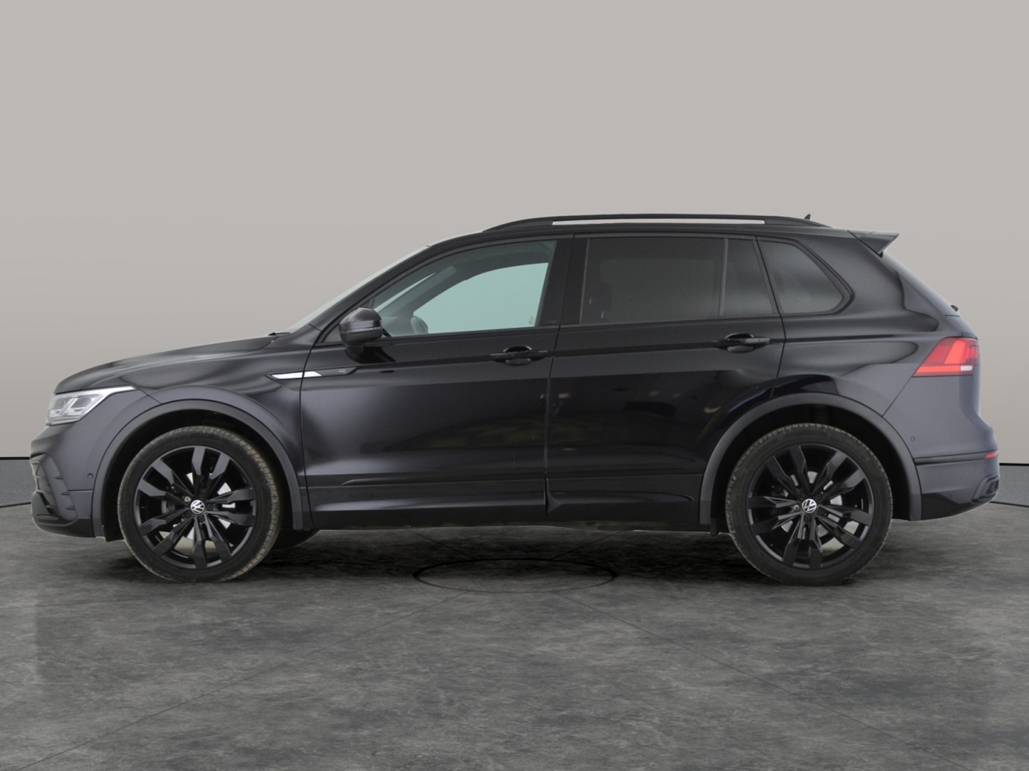 Used Volkswagen Tiguan 2023 for sale - 77106330: Photo 12