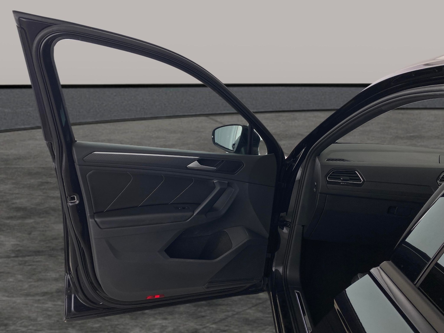 Used Volkswagen Tiguan 2023 for sale - 77106330: Photo 21