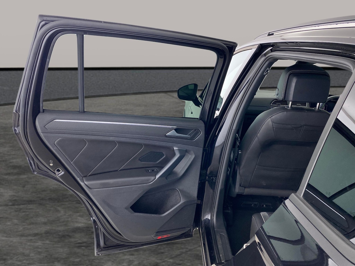 Used Volkswagen Tiguan 2023 for sale - 77106330: Photo 22