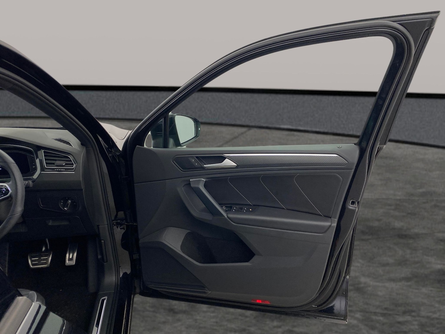 Used Volkswagen Tiguan 2023 for sale - 77106330: Photo 25