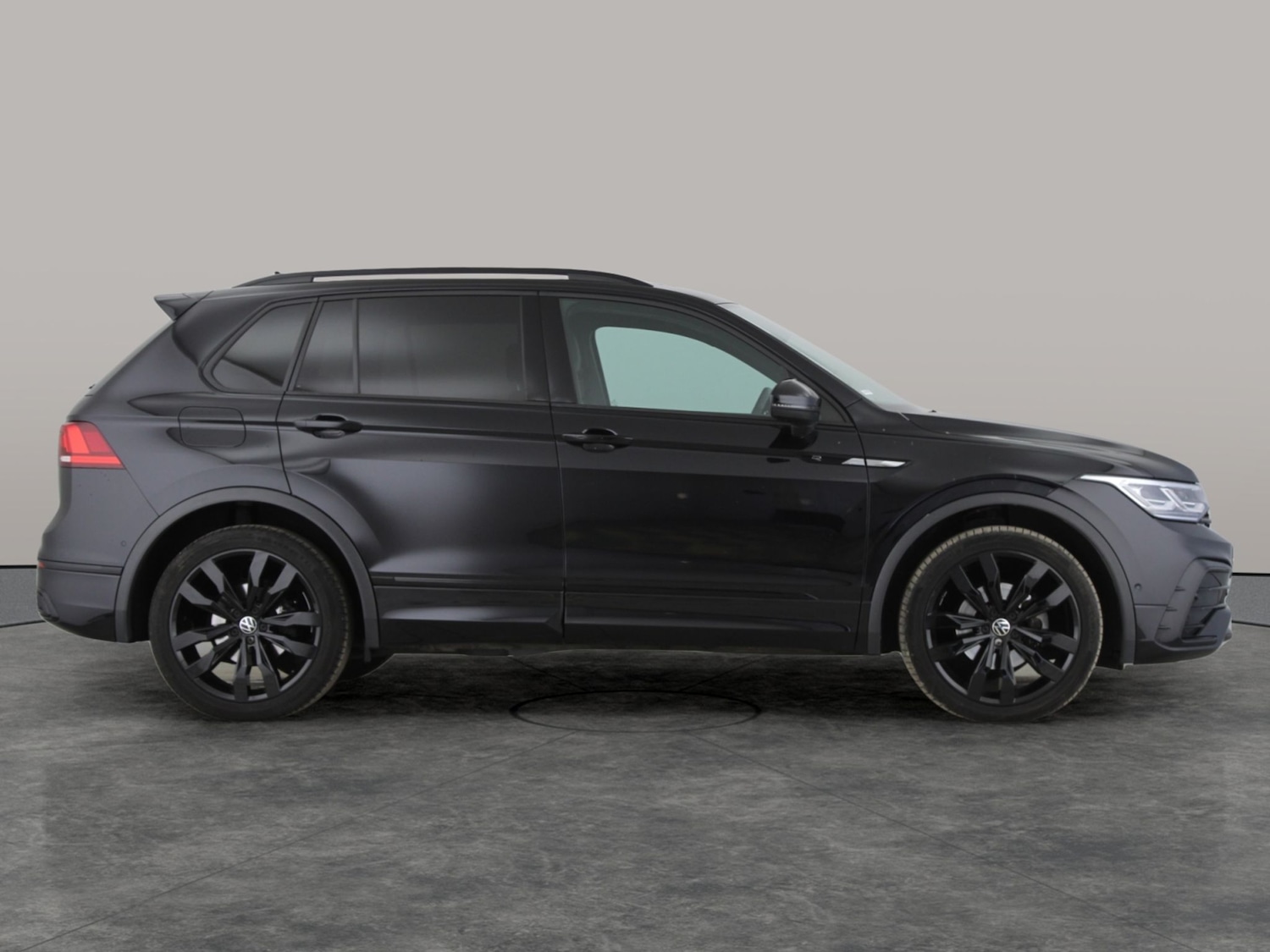 Used Volkswagen Tiguan 2023 for sale - 77106330: Photo 8