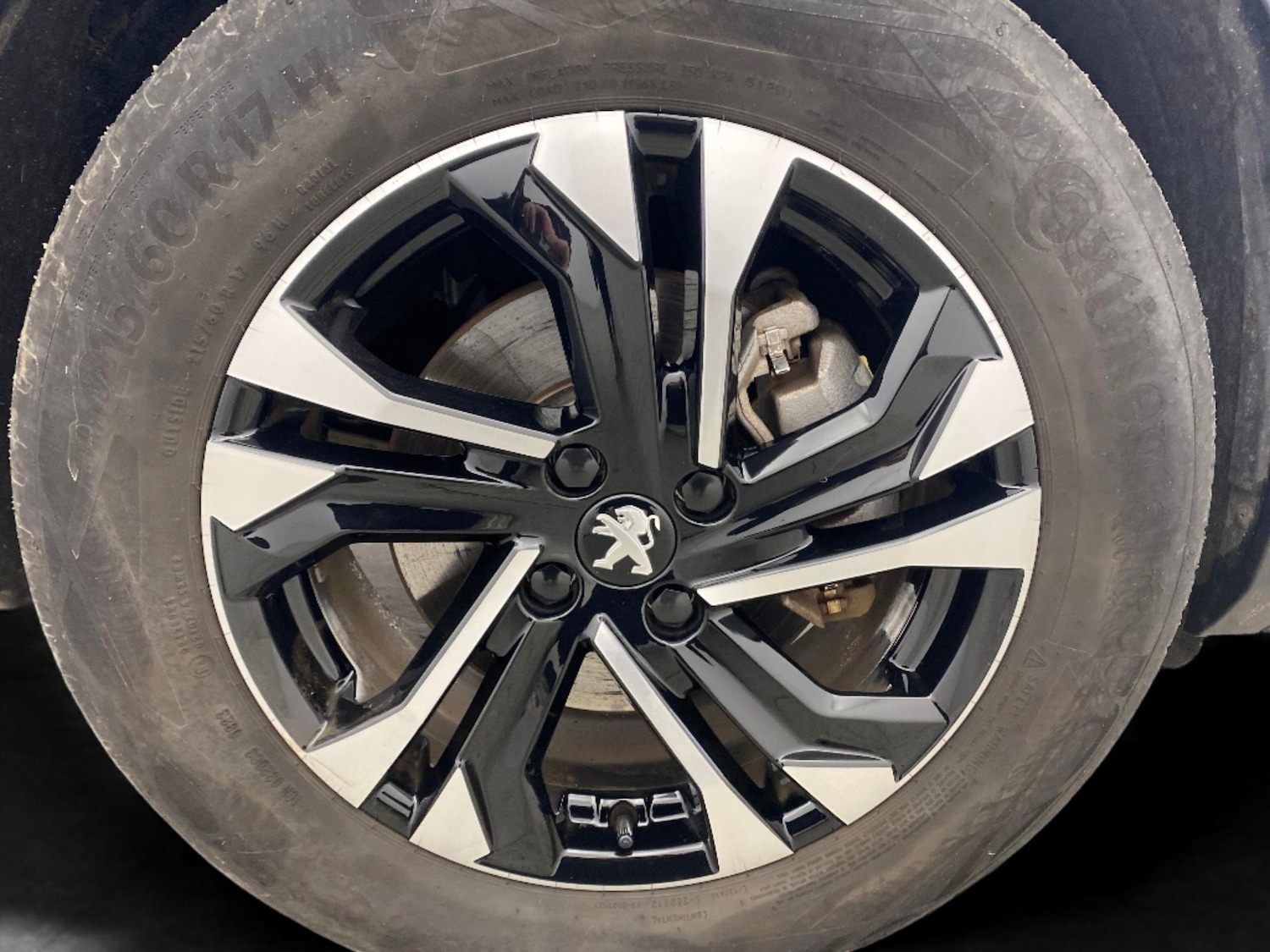 Used Peugeot E-2008 2024 for sale - 76693988: Photo 22