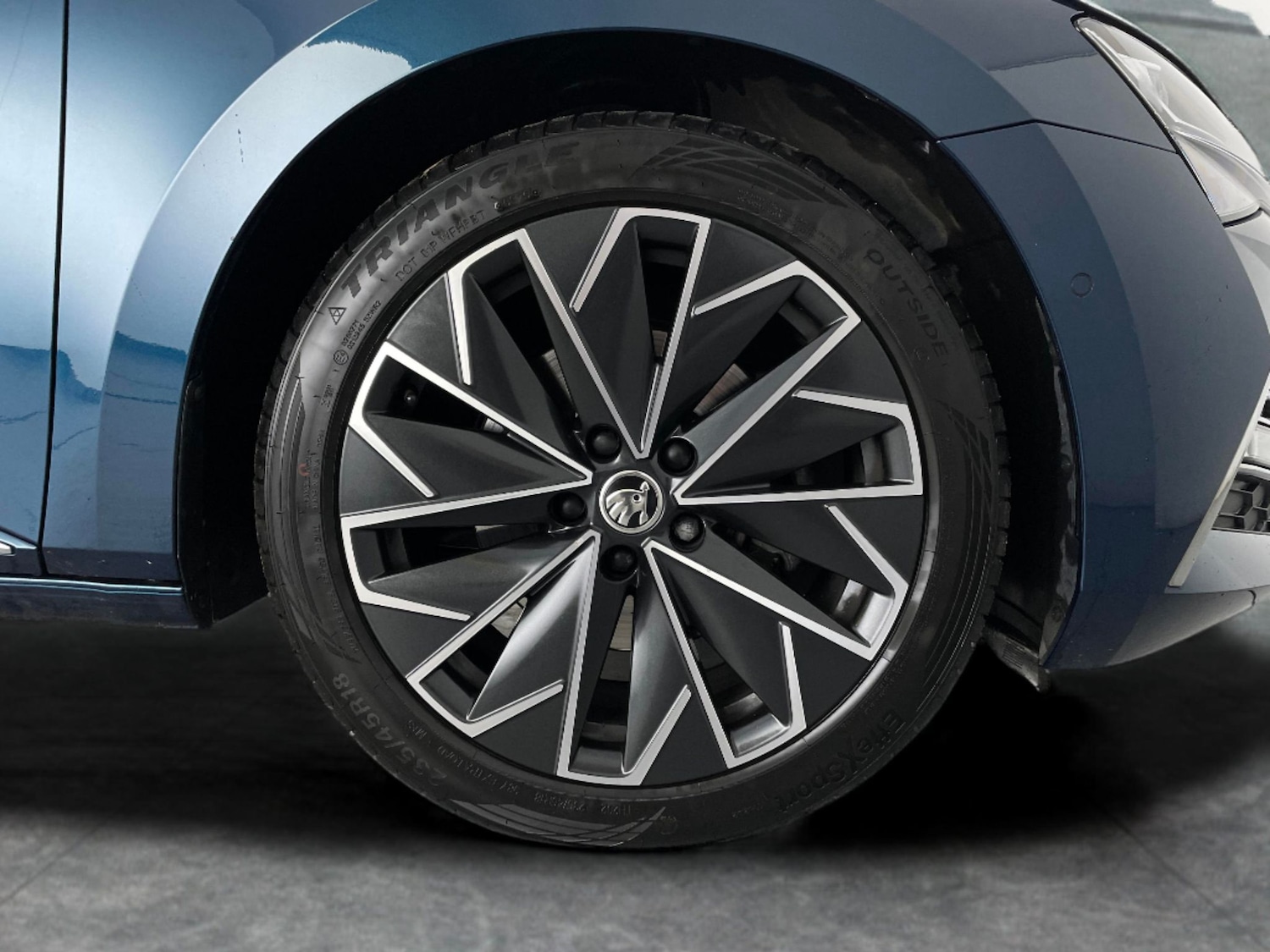 Used Skoda Superb 2023 for sale - 76940307: Photo 33