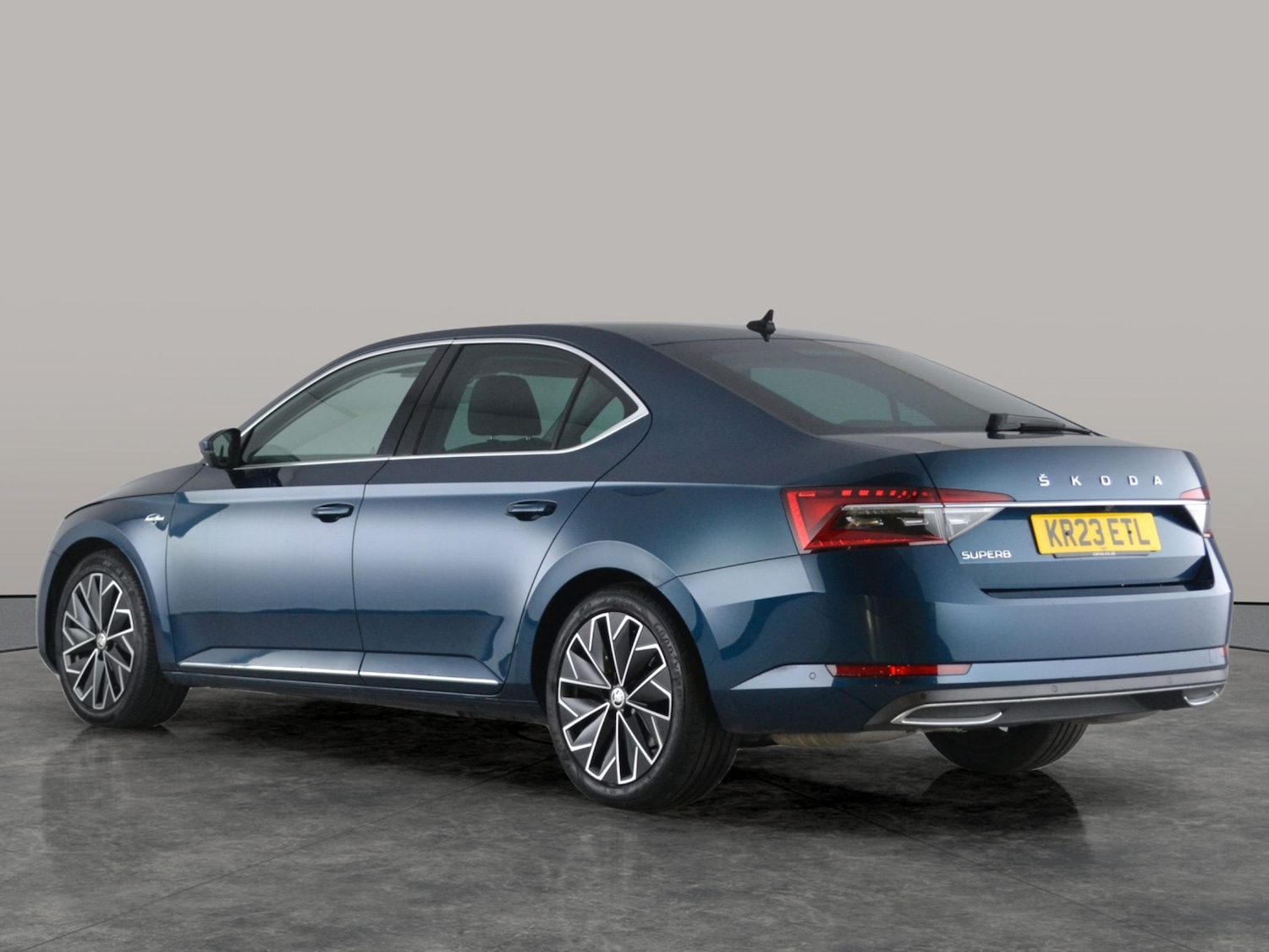 Used Skoda Superb 2023 for sale - 76940307: Photo 9