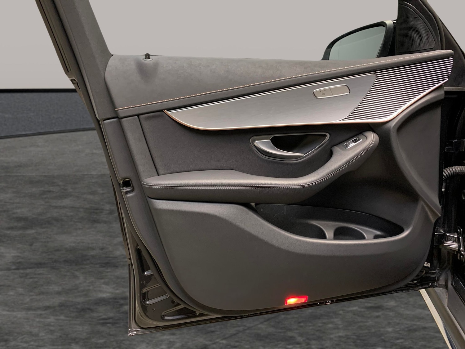 Used Mercedes-Benz EQC for sale - 76464254: Photo 43