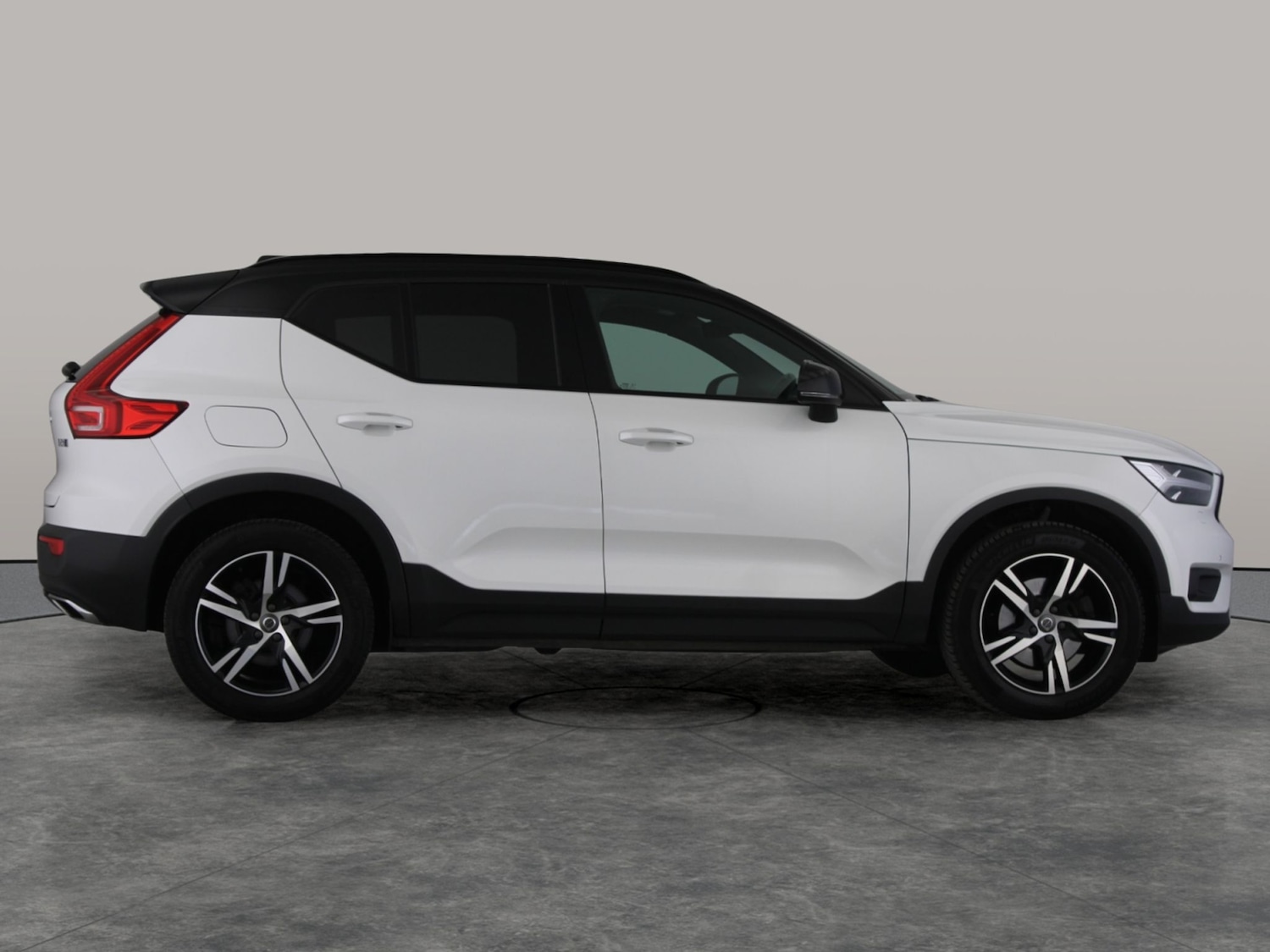 Used Volvo XC40 2019 for sale - 76105231: Photo 10