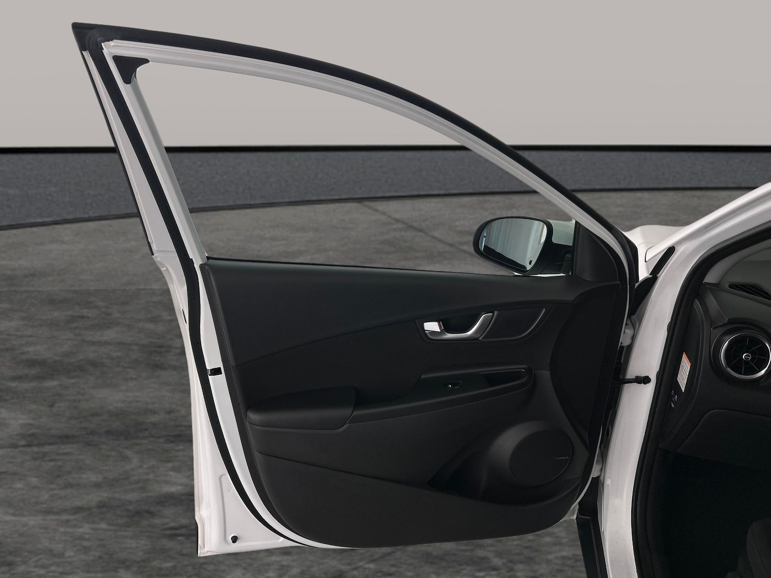 Used Hyundai KONA 2023 for sale - 76627602: Photo 25