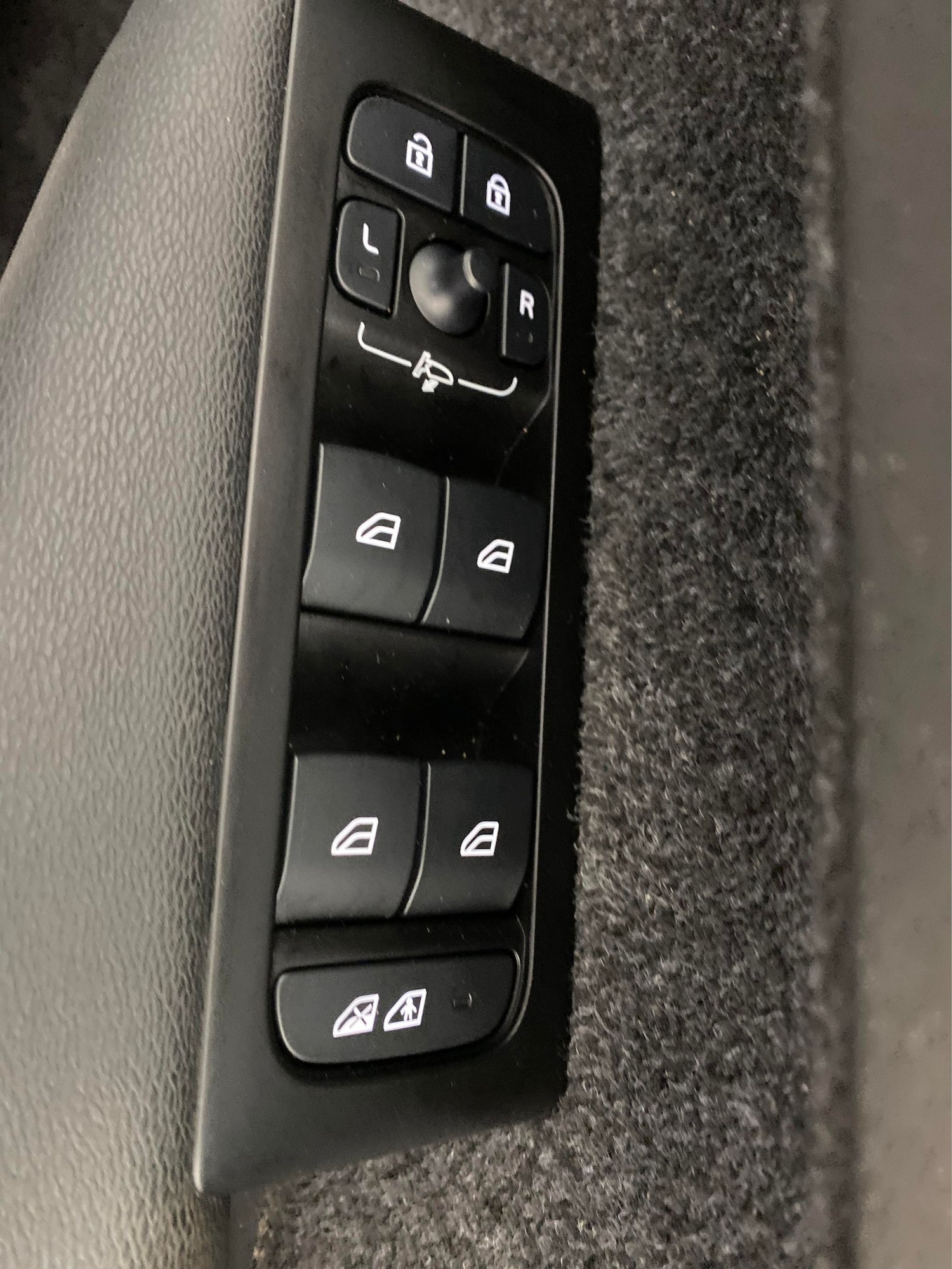 Used Volvo XC40 2022 for sale - 78028358: Photo 15