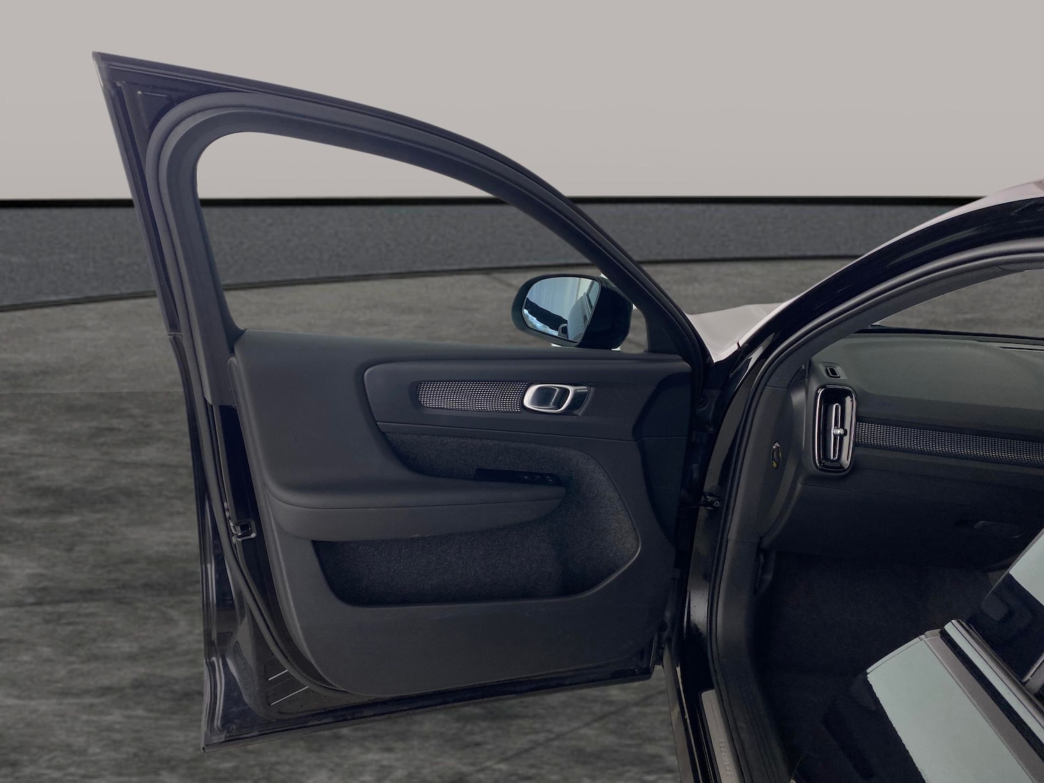 Used Volvo XC40 2022 for sale - 78028358: Photo 25