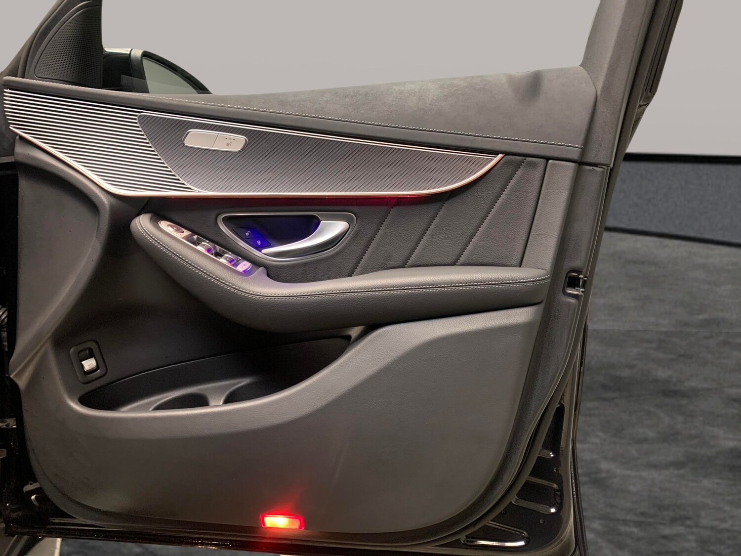 Used Mercedes-Benz EQC 2023 for sale - 77460872: Photo 28