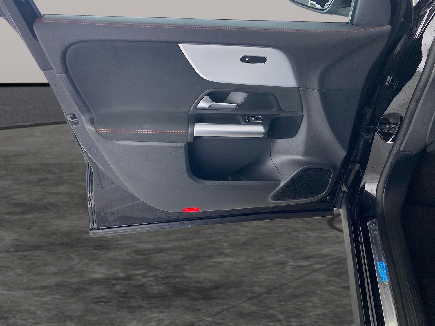 Used Mercedes-Benz EQA 2023 for sale - 76892735: Photo 28