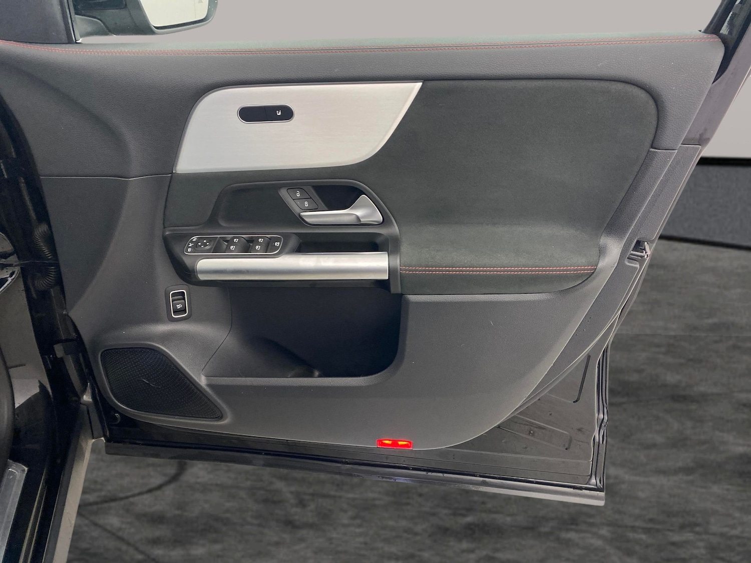 Used Mercedes-Benz EQA 2023 for sale - 76892735: Photo 32