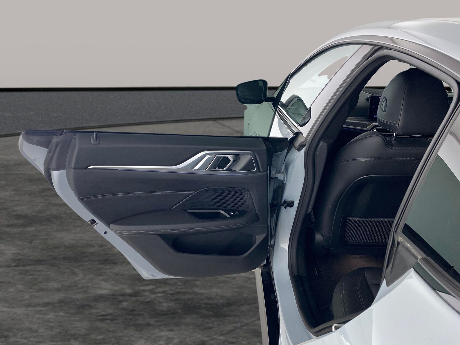 Used BMW i4 2024 for sale - 76905844: Photo 23