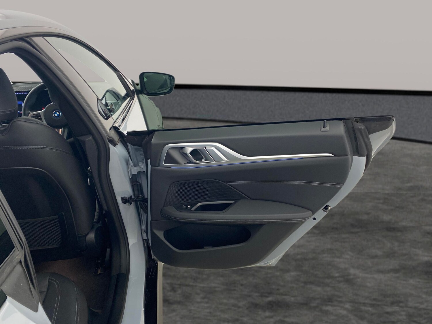 Used BMW i4 2024 for sale - 76905844: Photo 25
